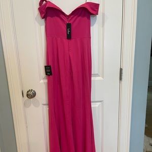 Lulu’s BRAND NEW WITH TAGS prom dress off the shoulder hot pink